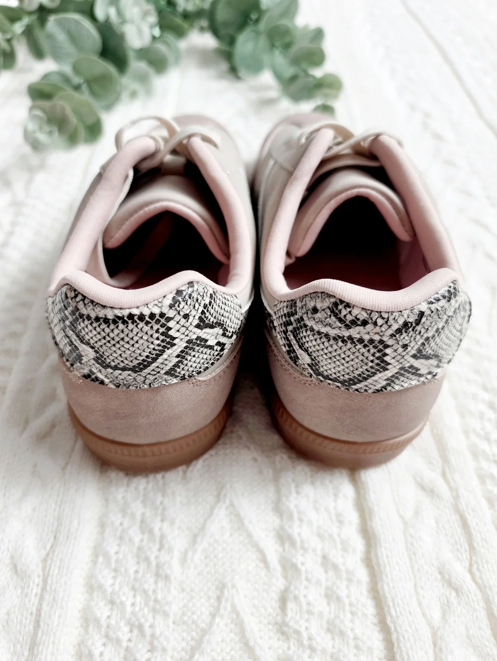 DV Dolce Vita Quantum Sneakers Lace Up Vegan Leather Suede Animal Print NIB 7.5